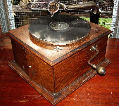Phonograph Player Works Great! Antique VV-IV Victor Talking Machine